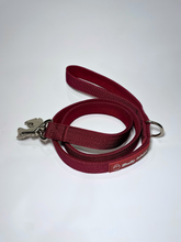 Load image into Gallery viewer, Tactical dog leash in Cherry Wine with zinc-alloy frog clip
